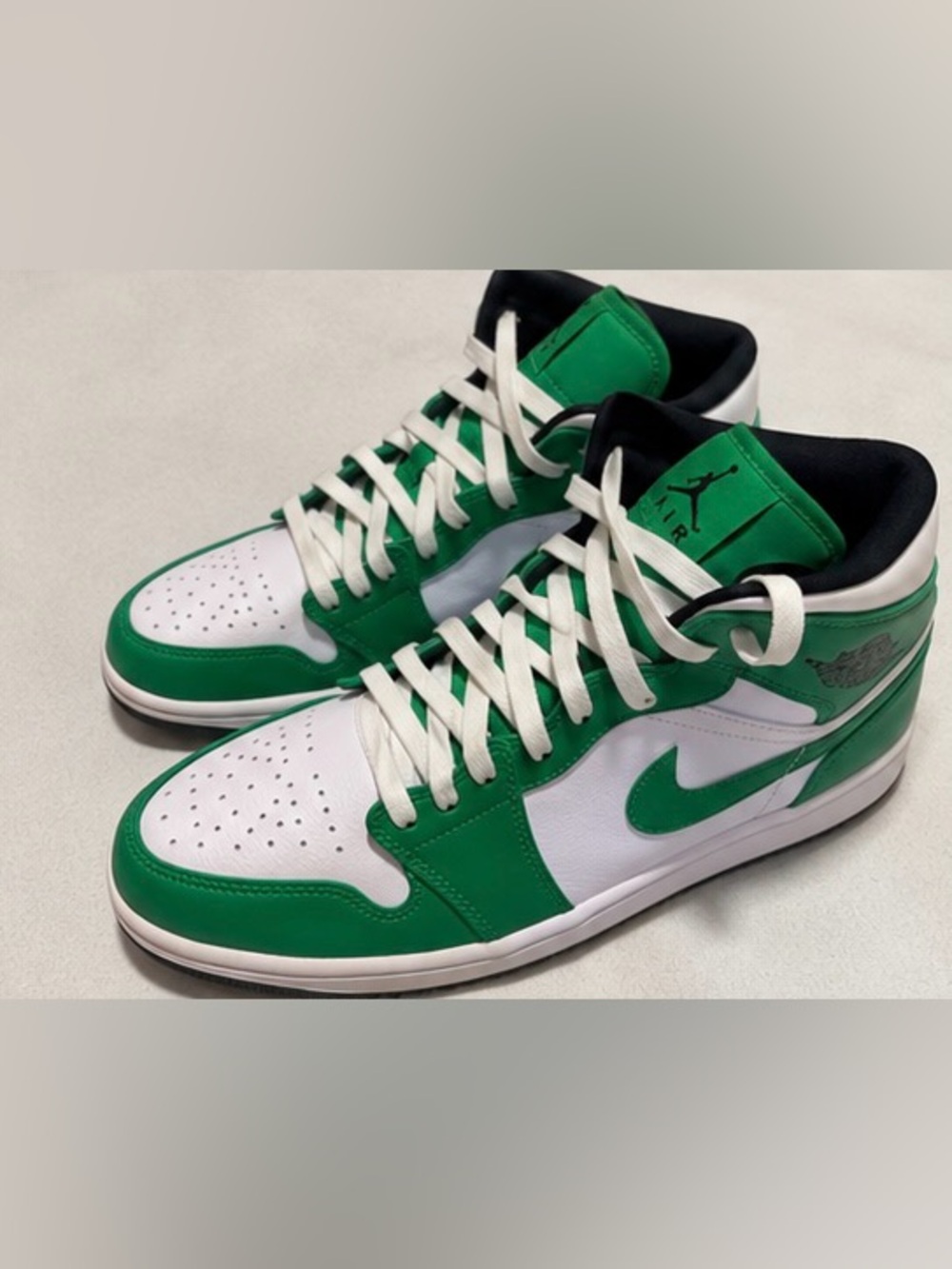 Air Jordan 1 Mid “Lucky Green"
Lucky Green / Black / White